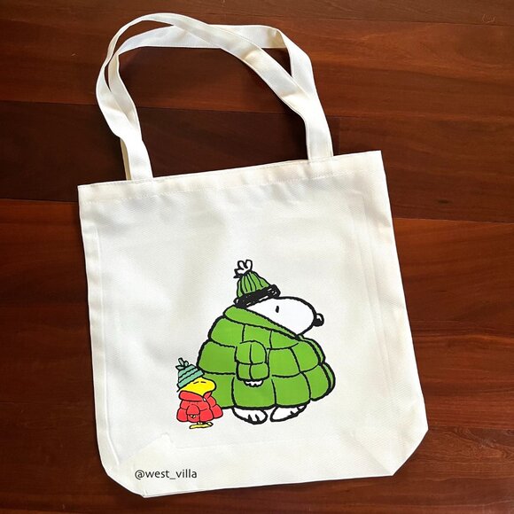 Snoopy & Woodstock Peanuts Winter Puffer Canvas Medium Tote Bag - Picture 6 of 7